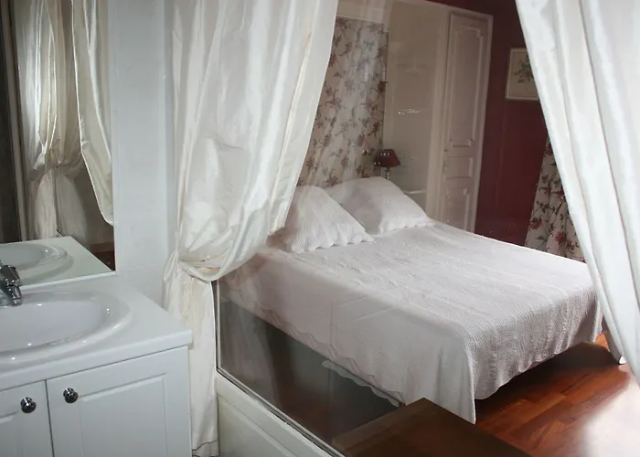 Отель Le Clos Champagne Saint Nicolas Бон